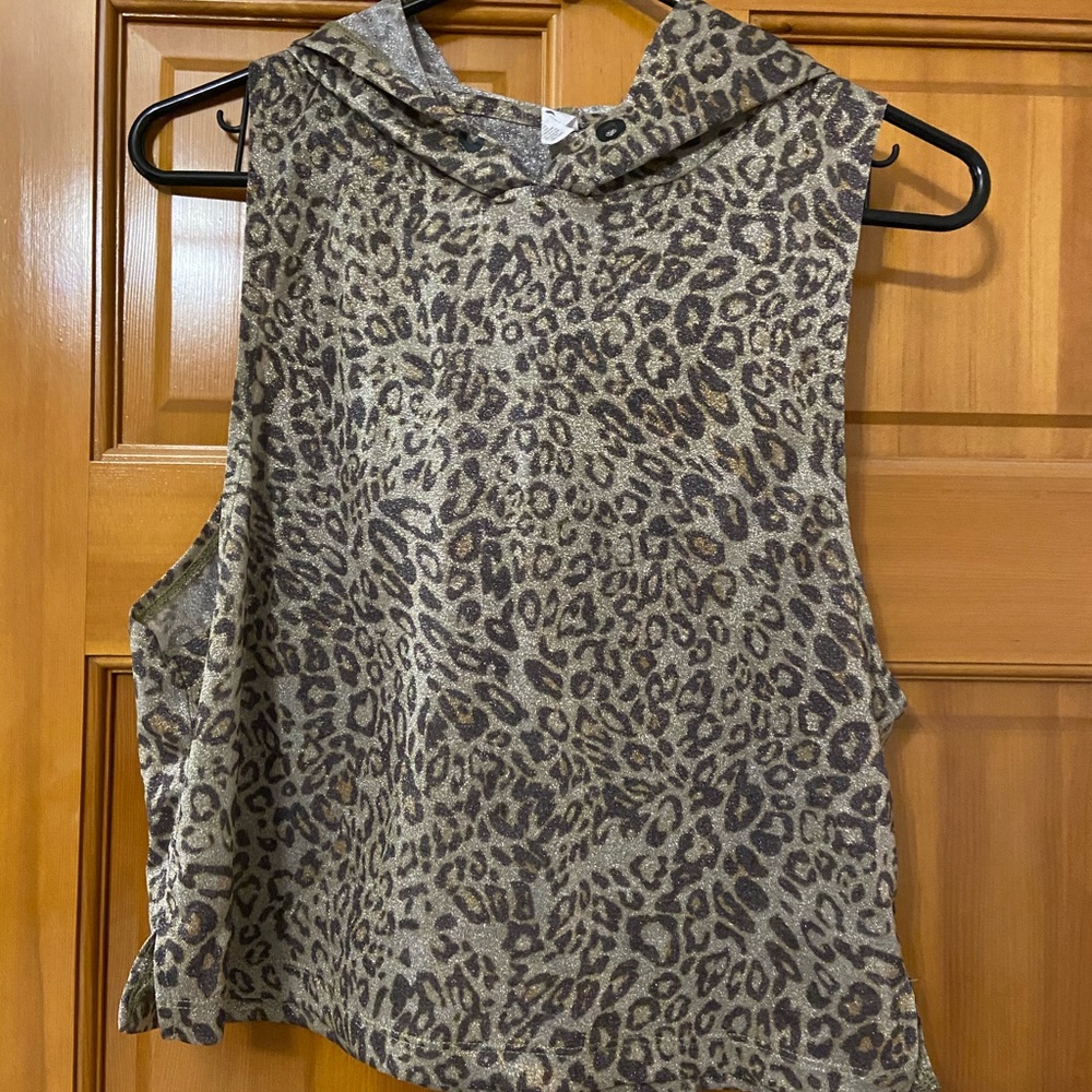 Zyia leopard shimmer crop hoodie🐆
